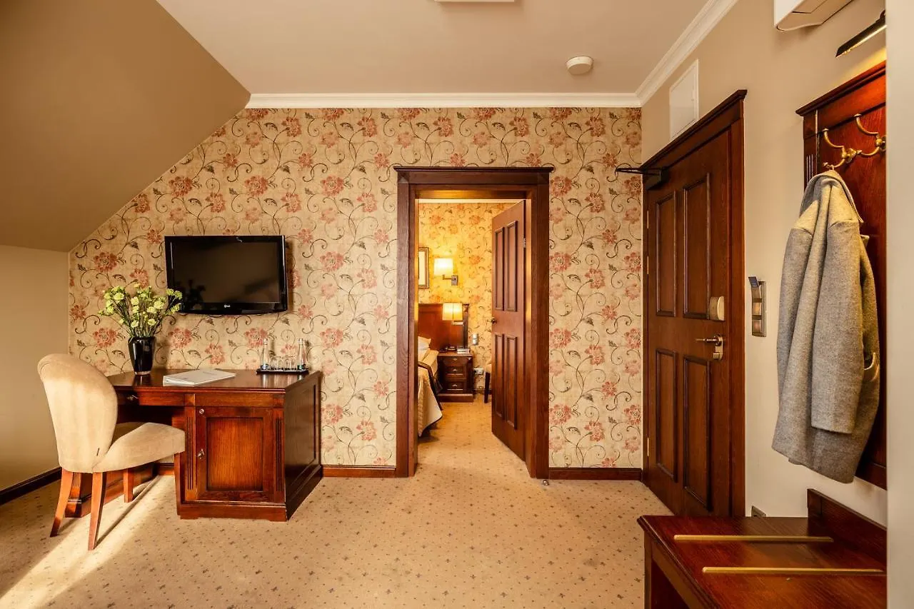 Zamek Topacz Wysoka  Hotel