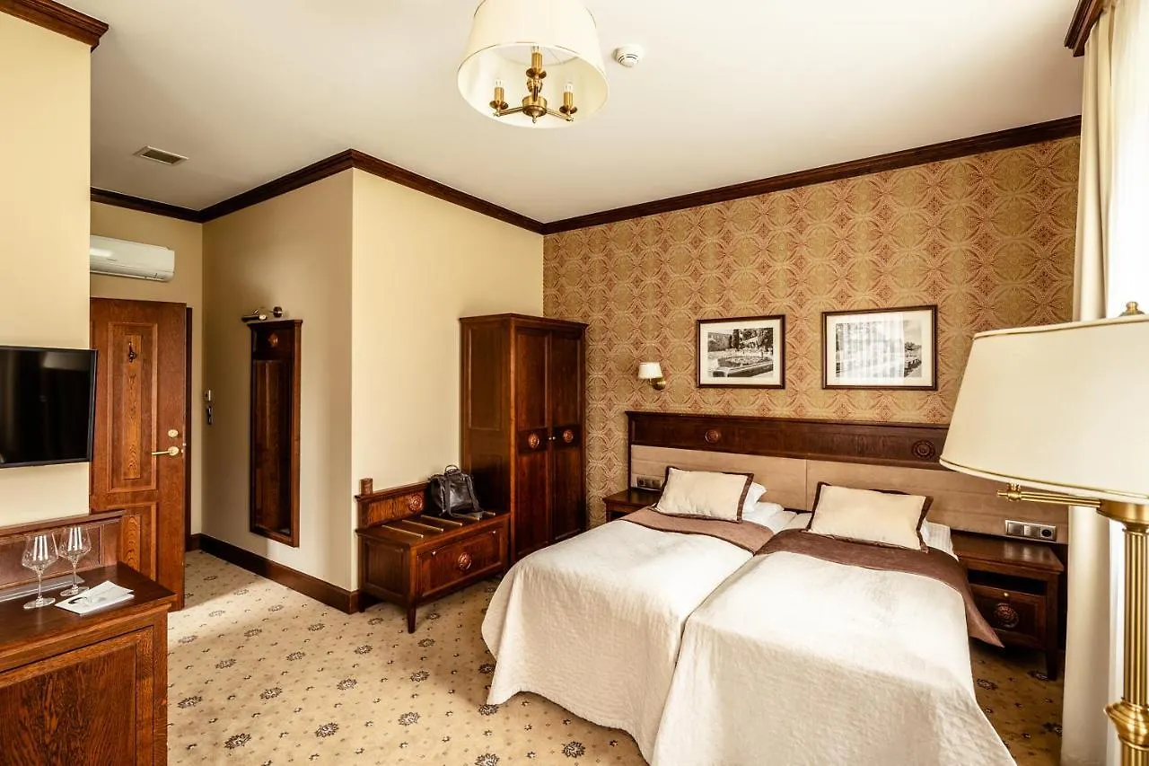 Zamek Topacz Wysoka  Hotel